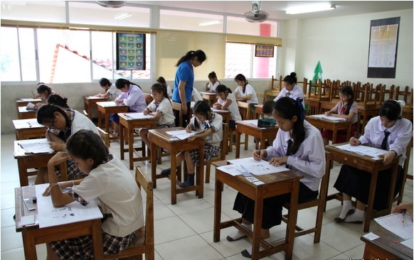 　　泰国明满汉语培训班举办首次ITA国际汉语教师资格考试