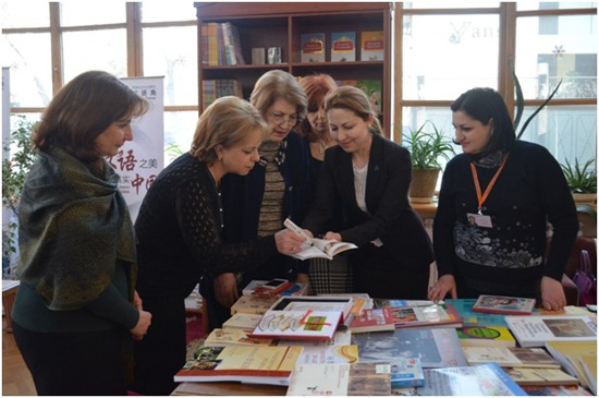 “汉语角”和“文化角”正式落户亚美尼亚共和国国家图书馆