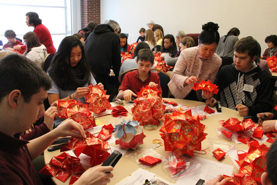 美国阿克伦大学汉语培训推广中心成功举办中学生“中国日”文化活动