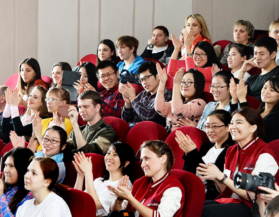 第七届“孔子学院杯”西伯利亚地区中文歌曲大赛成功举办