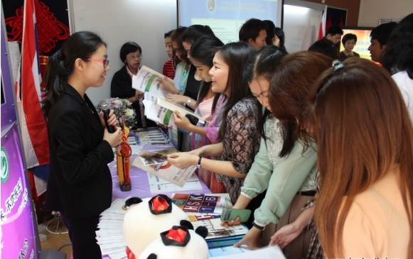 曼松德汉语文化推广中心举办对外汉语教师资格考试宣讲会