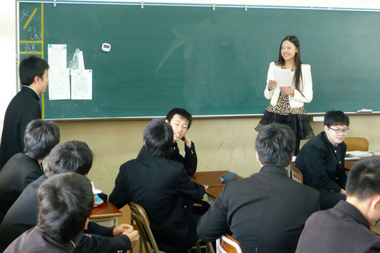 日本冈山商科大学汉语文化推广中心开设新汉语培训班