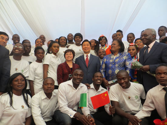 中国援建赞比亚汉语文化推广中心教学楼奠基