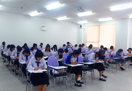玛大汉语培训推广中心新学期举办首次汉语水平考试