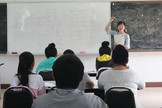 老挝国立大学汉语文化推广中心举办暑期汉语培训班