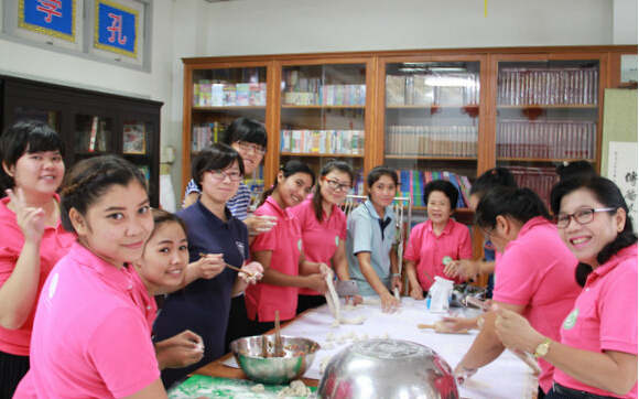 醒民课堂开展军民联欢活动 共同体验中华美食文化