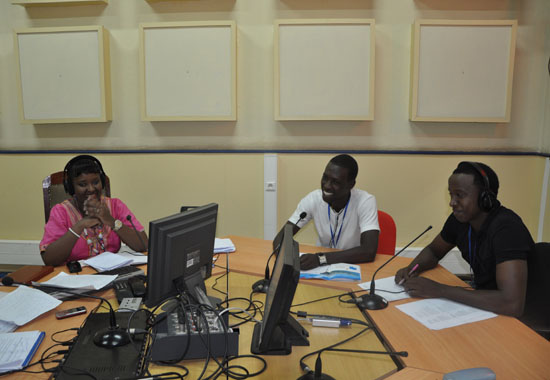布隆迪大学汉语文化推广中心受邀做客布国家广播电台直播间