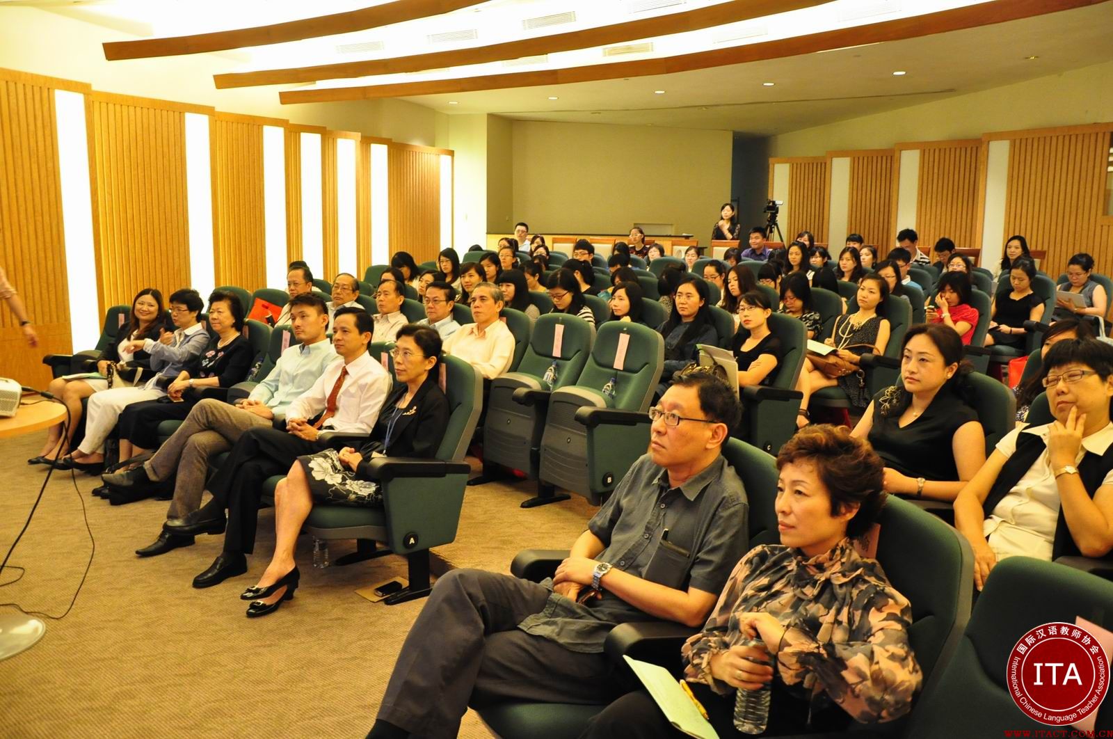 菲律宾国际中文学校汉语教师举办对外汉语教学知识讲座