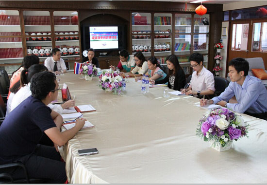 曼谷汉语培训中心与曼松德大学汉语系商讨汉语教学