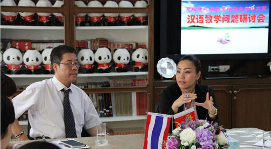 曼谷汉语培训中心与曼松德大学汉语系商讨汉语教学