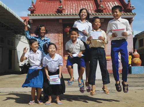 柬埔寨掀“汉语热” 学汉语成高薪就业“绿色通道”