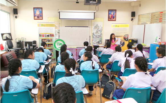 宋卡当地学校组织初中、高中共60名学生来到宋卡王子大学汉语培训推广中心。