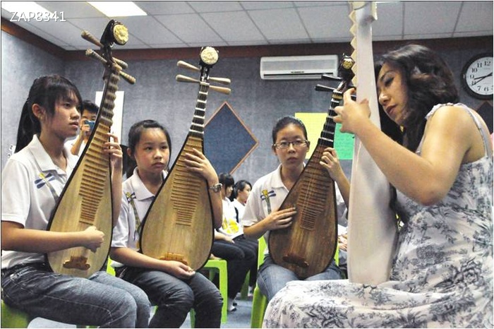 泰国孔敬府对外汉语培训中心第一届琵琶班开班