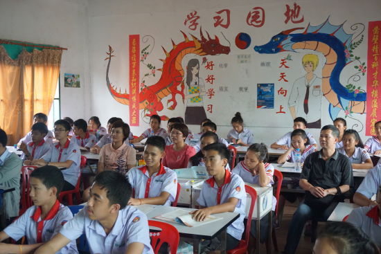 郑州华侨学校考察团赴老挝交流访问