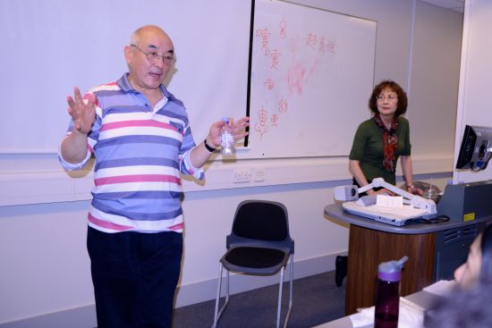 英国汉语培训促进会举行新学年首次对外汉语教师培训活动