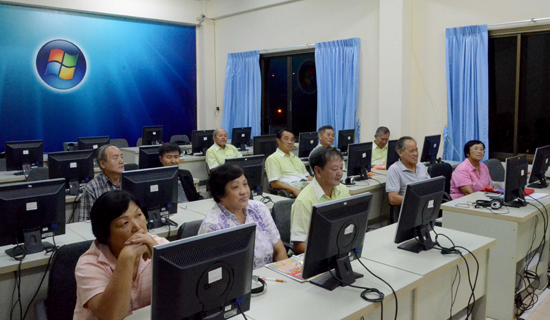 勿洞市对外汉语培训中心2014年第二期汉语电脑开班