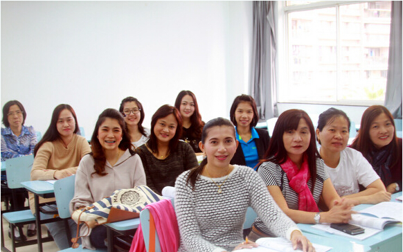 普吉对外汉语培训中心泰国本土汉语教师赴郑州大学培训团圆满结业