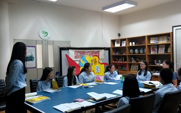 清迈大学对外汉语培训中心为全体教师开设泰语培训课