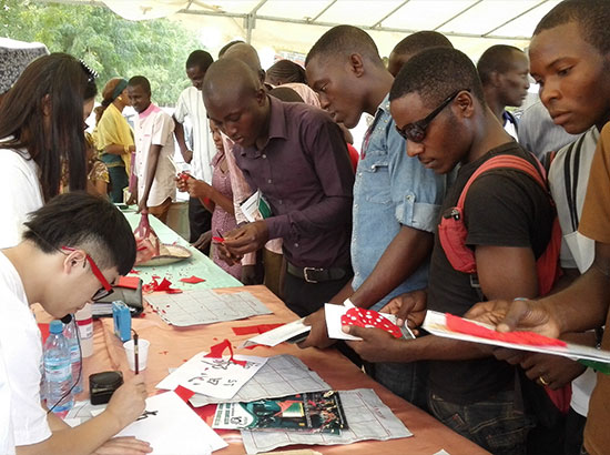 喀麦隆雅温得第二大学孔院2014年学汉语逾8000人