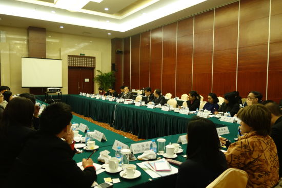 外国官员汉语培训班优秀学员在北京开展社会考察活动