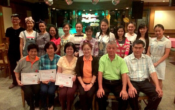 泰国勿洞市孔子学院第一期古筝培训班顺利毕业