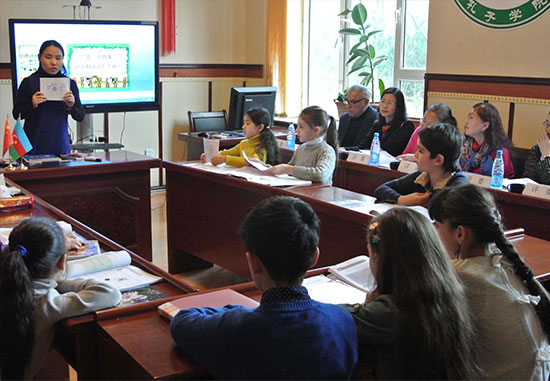 阿塞拜疆孔子学院举办“我的一堂汉语课”教学展示活动