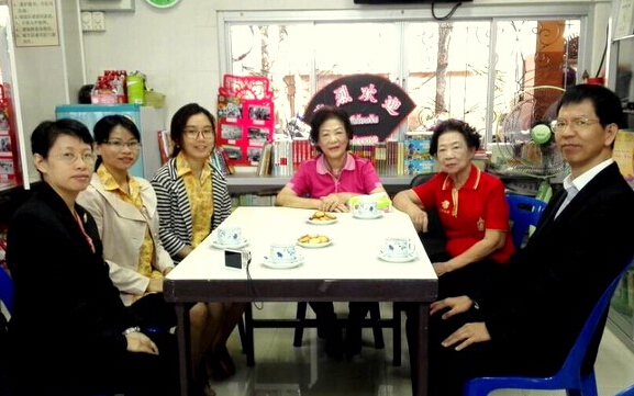 素攀孔子学院访问东英学校洽谈汉语培训合作