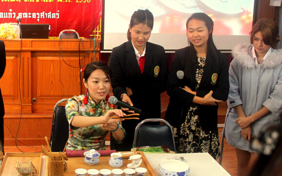 泰国玛大首届汉语教育专业举办中华传统文化培训
