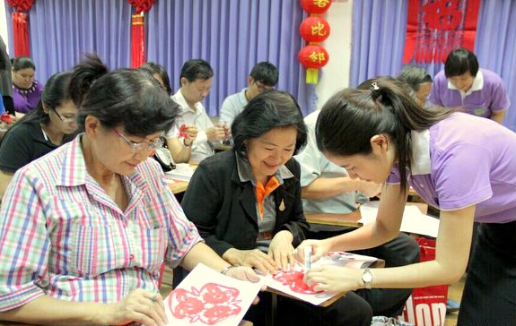 曼松德孔子学院与本土汉语教师举办春节迎羊年活动