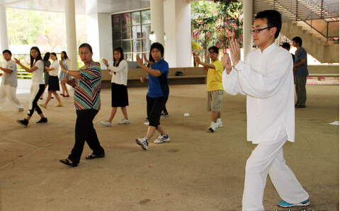 泰国普吉孔子学院举办2015年首期太极拳培训