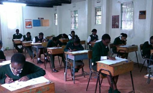 喀麦隆公立中学学生首次参加汉语水平考试