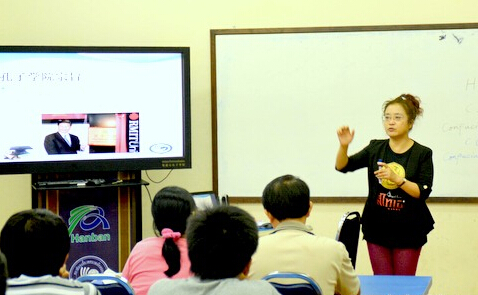 泰国勿洞市孔子学院召开2015年赴华学习临行培训会