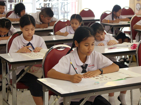 泰国东方大学孔子学院举行2015年首场汉语水平能力考试