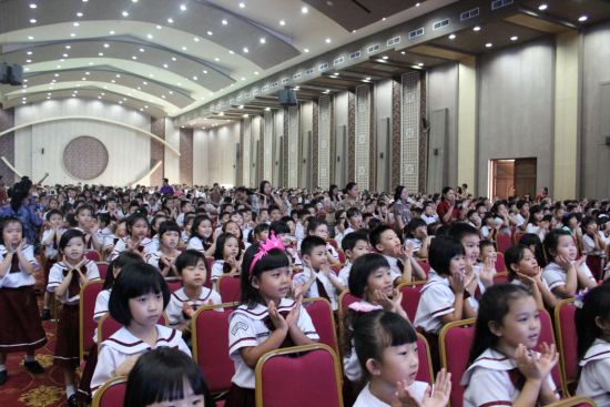 印尼崇文中小学举办第三届小学组汉语技能大赛