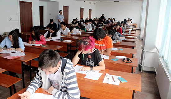 哈萨克斯坦首次全哈HSKK考试参加学生近百人