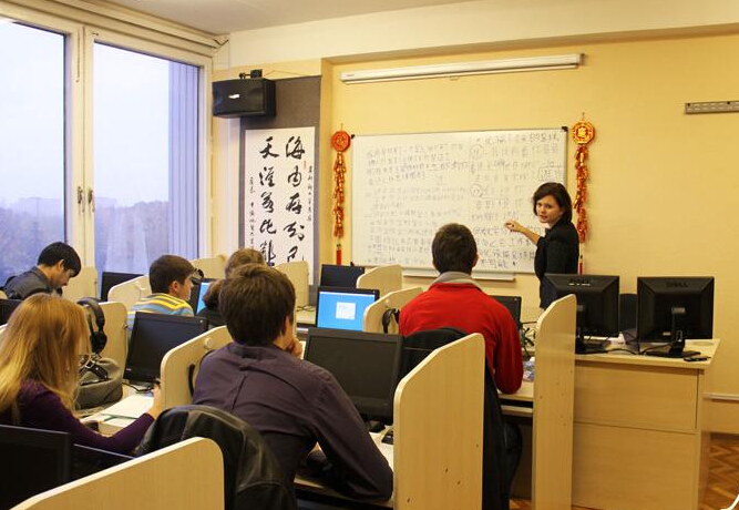 巴西累西腓市连续成立两家汉语教学点 学汉语热情高涨