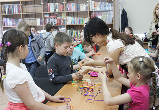 俄罗斯200余名中小学生参加汉语夏令营活动