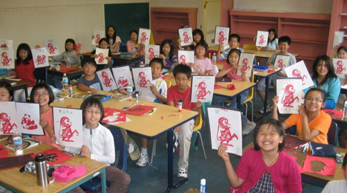 美华裔孩子暑假活动丰富 汉语夏令营受热捧	