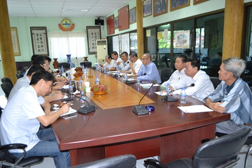 柬华理事总会与暨大代表团商议编写汉语教育教材事宜