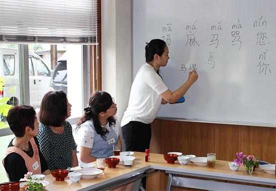 日本冈山商科大学中华料理讲座受日本民众欢迎