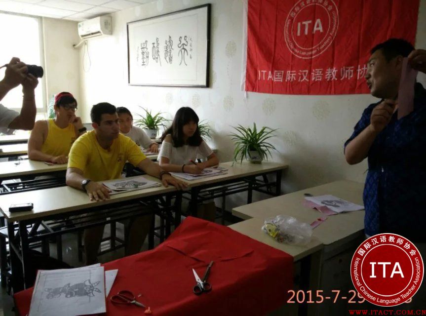 酷爱中华文化 加拿大小伙来ITA考务中心参加汉语文化培训 