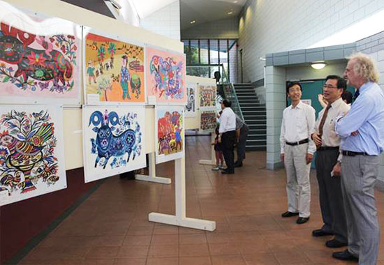 澳大利亚孔子学院承办中国陕西民间画及剪纸作品展