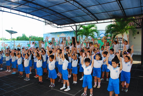 东帝汶，首都城市一家国际中学需招聘汉语教师