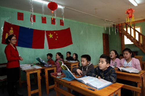 蒙古国首个“汉语角”启动 提供书籍助力汉语热