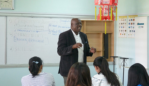 肯尼亚孔子学院培训汉语教师“如何成优秀教师”