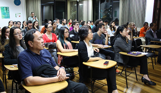 哥斯达黎加大学中国文化论坛系列讲座观众爆满