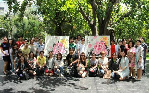泰国农业大学孔子学院举办“汉语文化推广日”手印牡丹活动