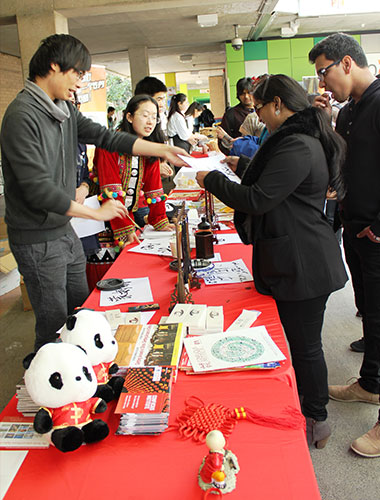 澳洲拉筹伯大学孔子学院举办首届校园中国文化日活动