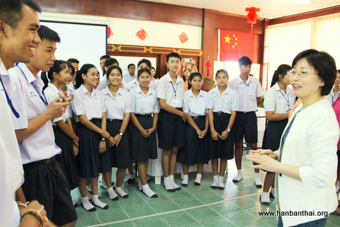 普吉孔子学院与Thalang中学合作建立汉语教学点