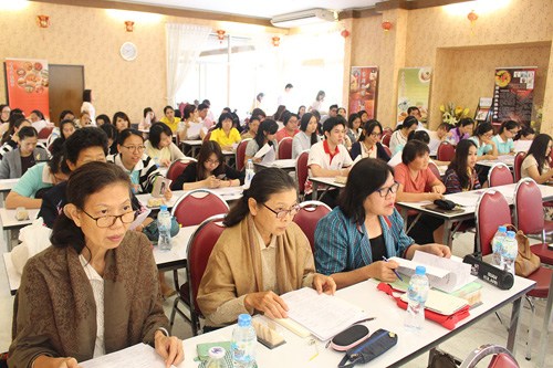 泰国东大孔院为80名泰东本土汉语教师开展培训